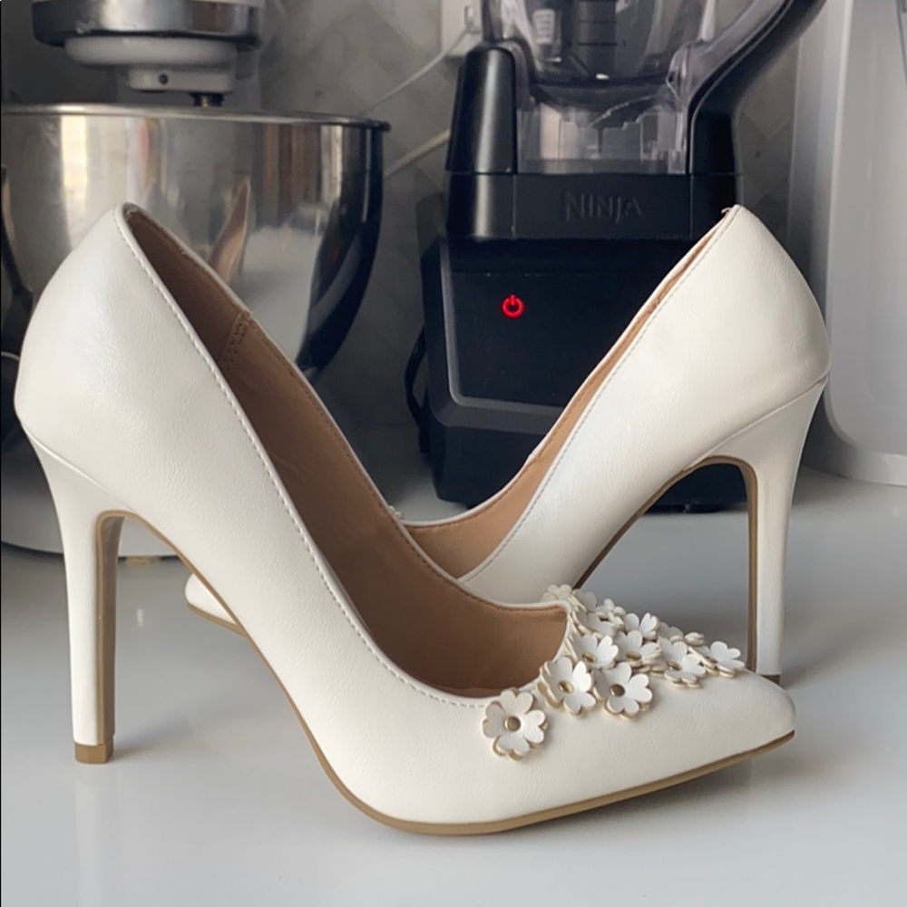 LC Lauren Conrad Petal Women’s High Heel